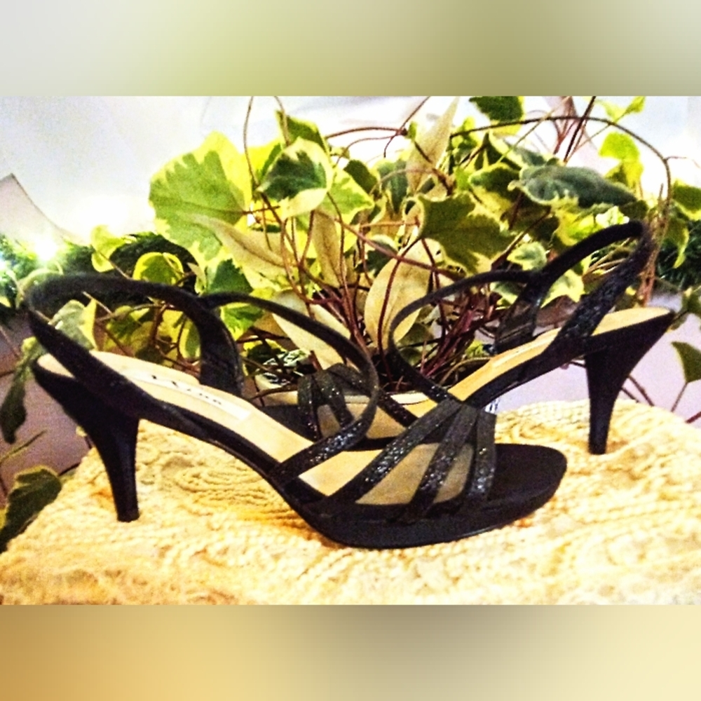 New Women's Heels Nima size 7 1/2